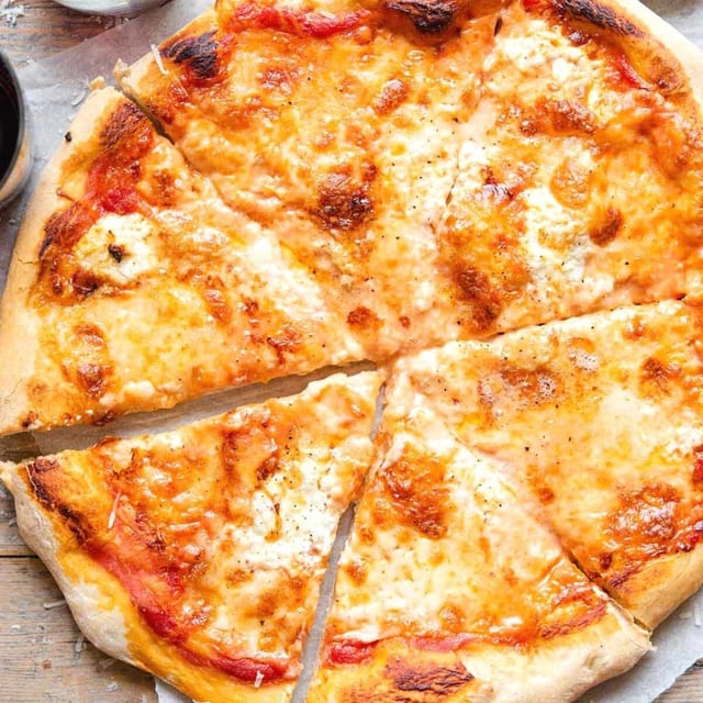 Quattro Formaggi Pizza.